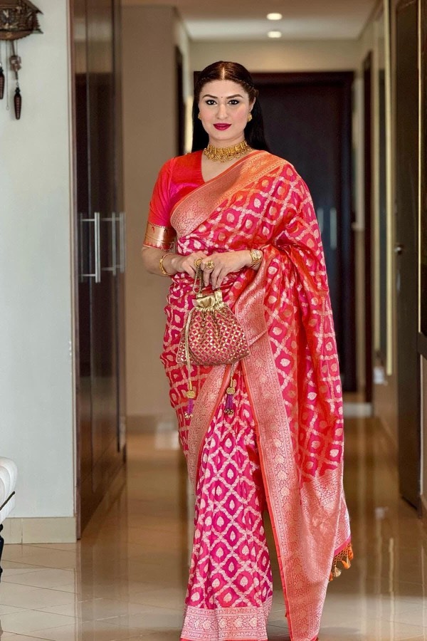 Handwoven Pink colour banarasi Silk Saree